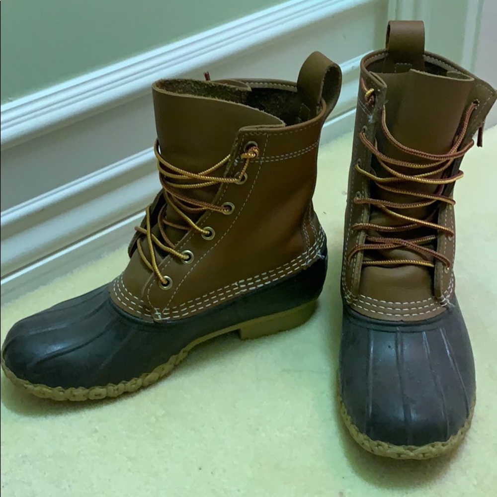 Barely worn bean boots!!!